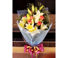 F13 YELLOW LILIES WITH 6 PINK ROSES BOUQUET